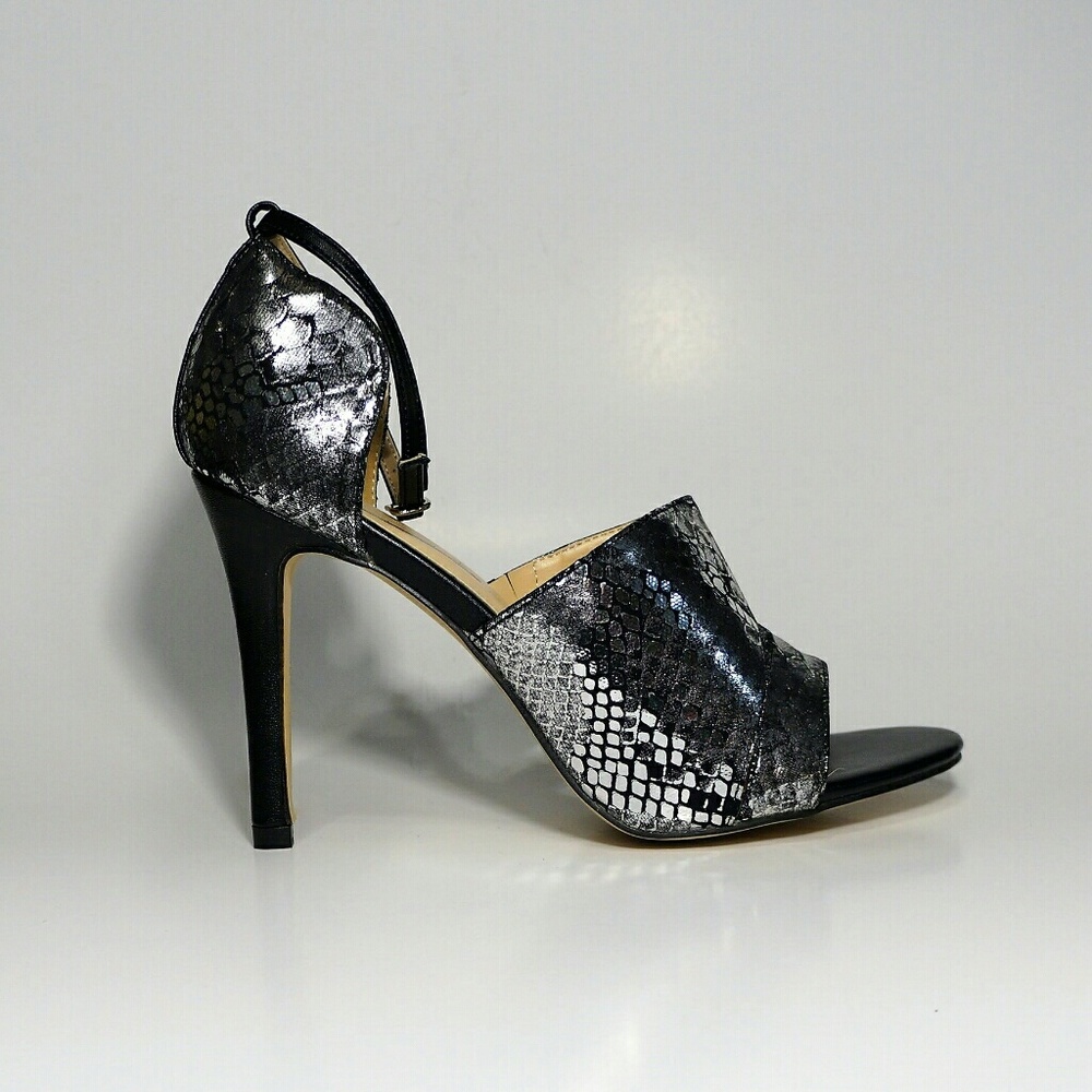 Snake Print Pumps - Picture 4 of 6